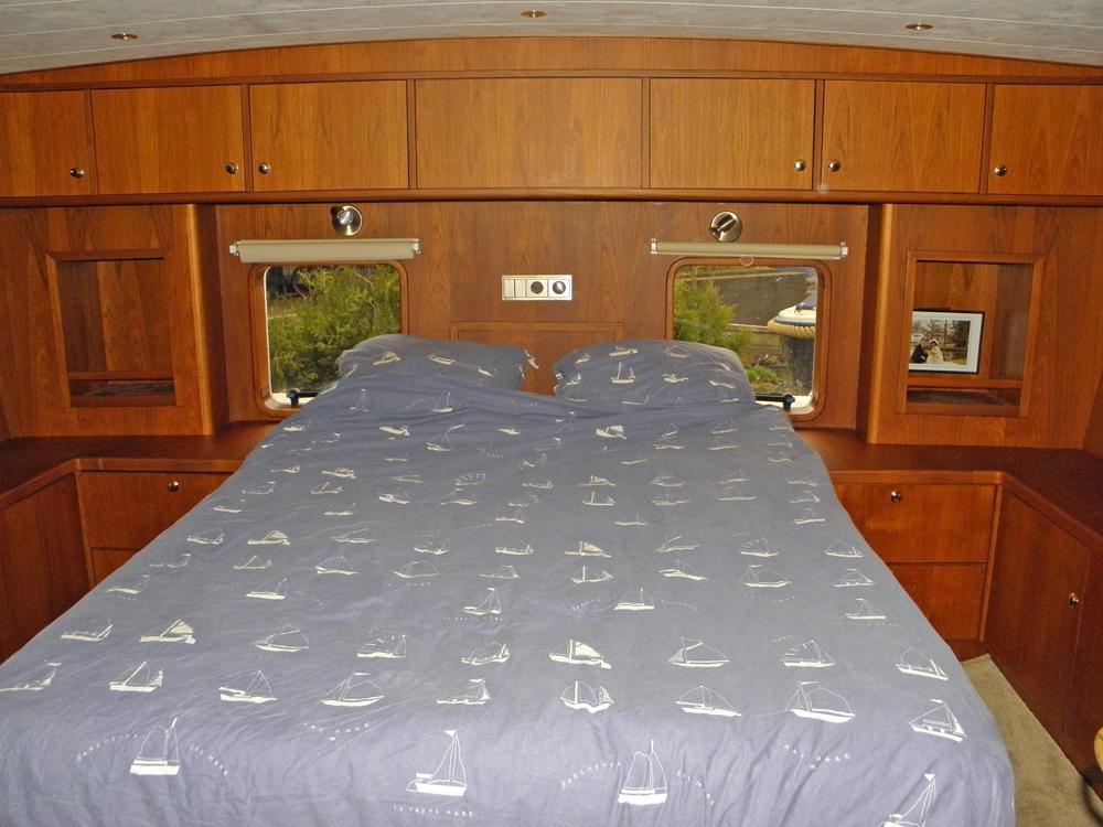 Aft cabin, Accommodation